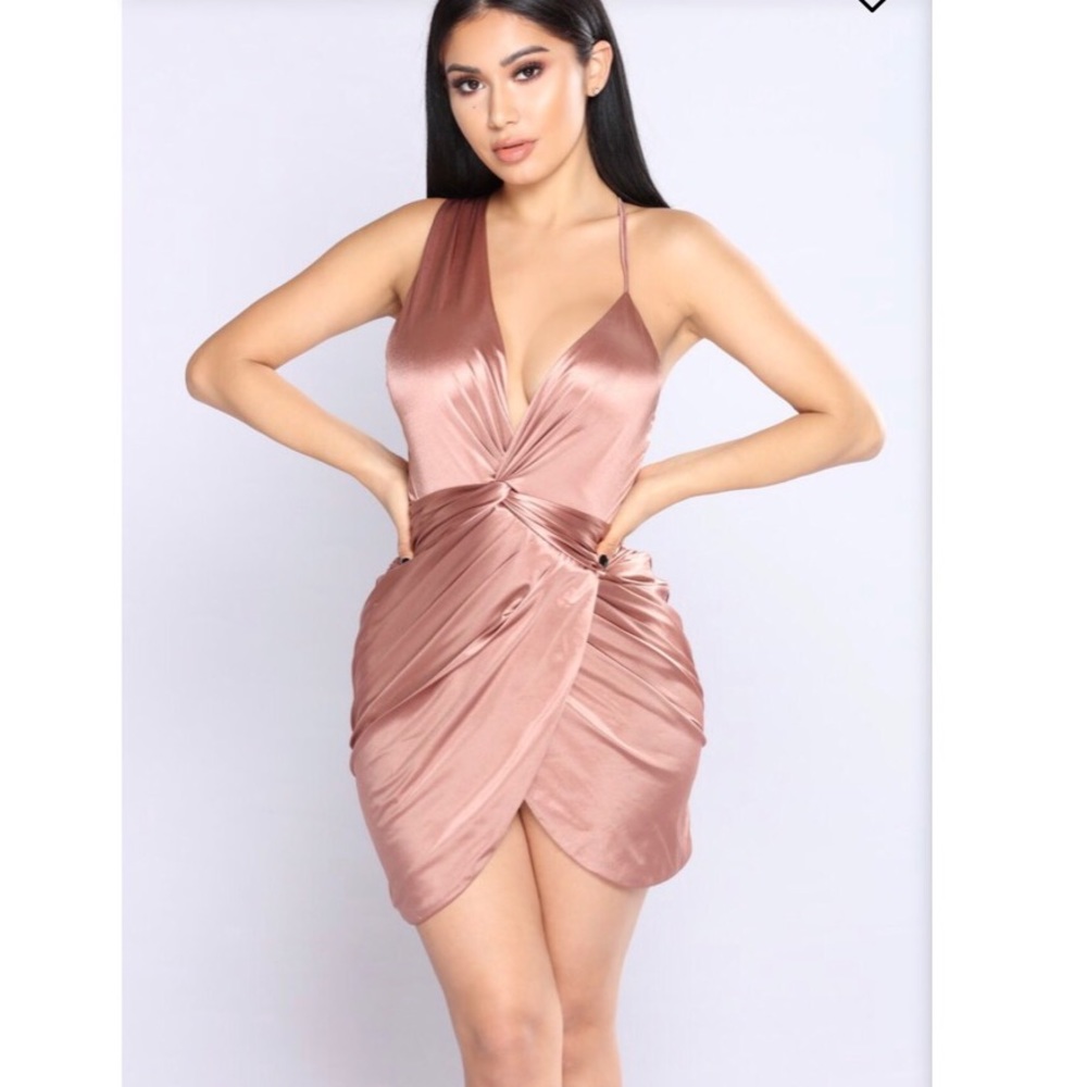 Brand New Fashion Nova Dress for Saleeeeeee! 🤩